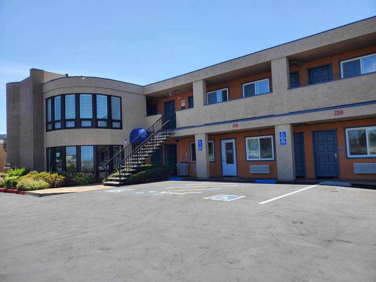 Good Living Inn San Carlos Exterior foto